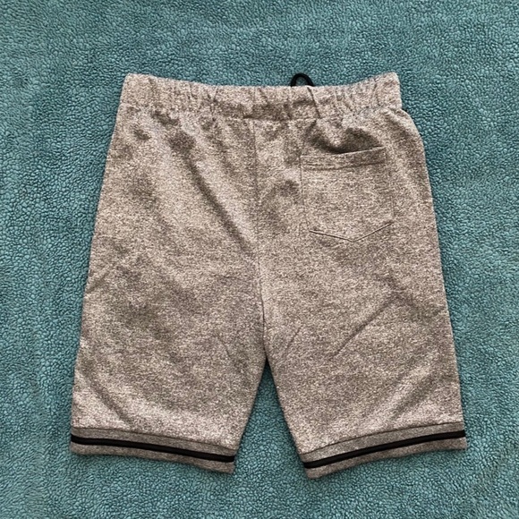Men’s Retro Distrikt Shorts, Size Large - Picture 3 of 4